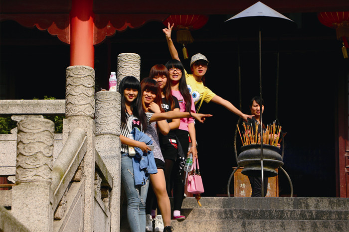 圣元伙伴擺出&ldquo;千手觀音&rdquo;