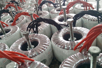 環(huán)形變壓器進(jìn)行大批量中孔灌膠