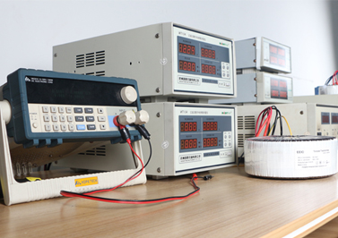 圣元環(huán)形變壓器產(chǎn)品檢測(cè)臺(tái)